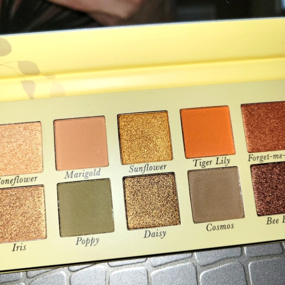 NEW Laura Geller Wildflower Wishes Eyeshadow Palette - Picture 5 of 7